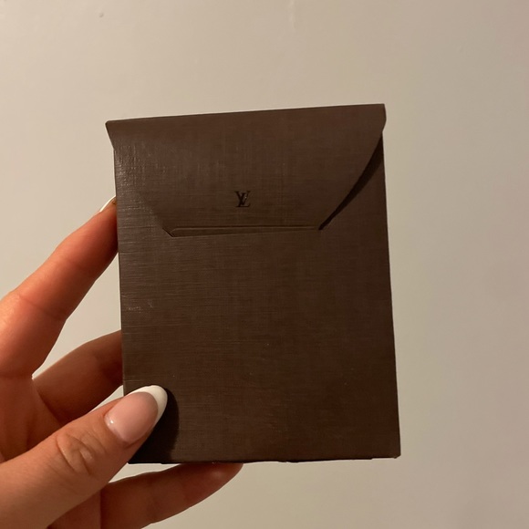 Louis Vuitton black shoelaces - Picture 2 of 3